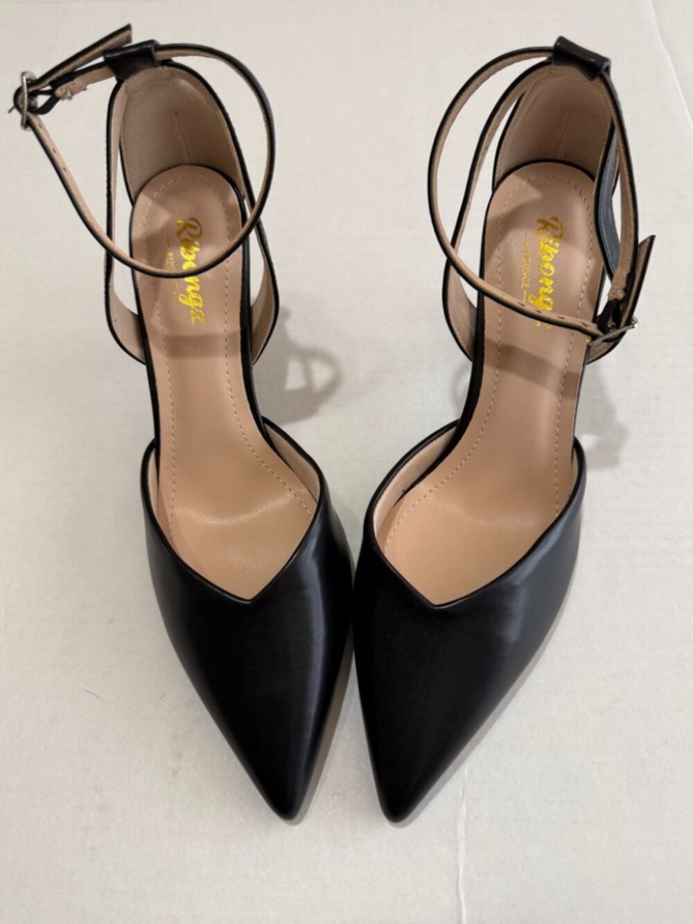 Ribongz Black Heels size 8